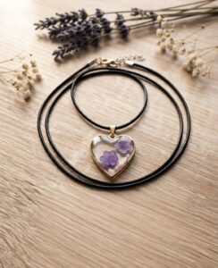 Collier cœur  » Eternel - Bijou artisanal en résine fait main en France