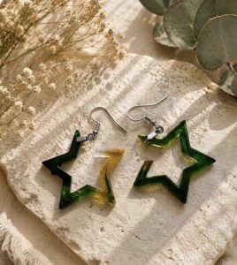Boucles d&rsquo;oreilles  » Etoile Astrale » - Bijou artisanal en résine fait main en France