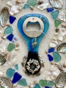 Décapsuleur forme 8 « mer » - Décoration artisanale en résine faite main en France